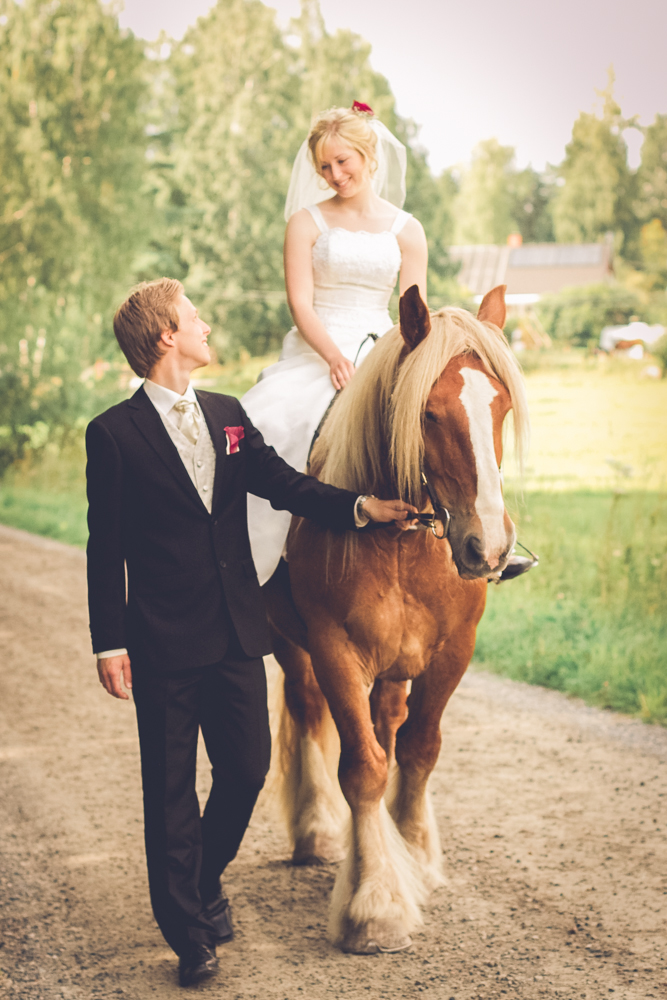 hj-brollopsbilder-brollop-wedding-orebro-hastar-26