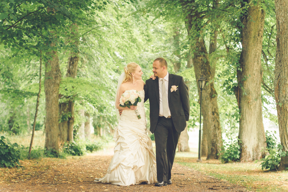 ma-brollop-brollopsfoto-ranas-slott-rimbo-ekebyholm-sommar-34