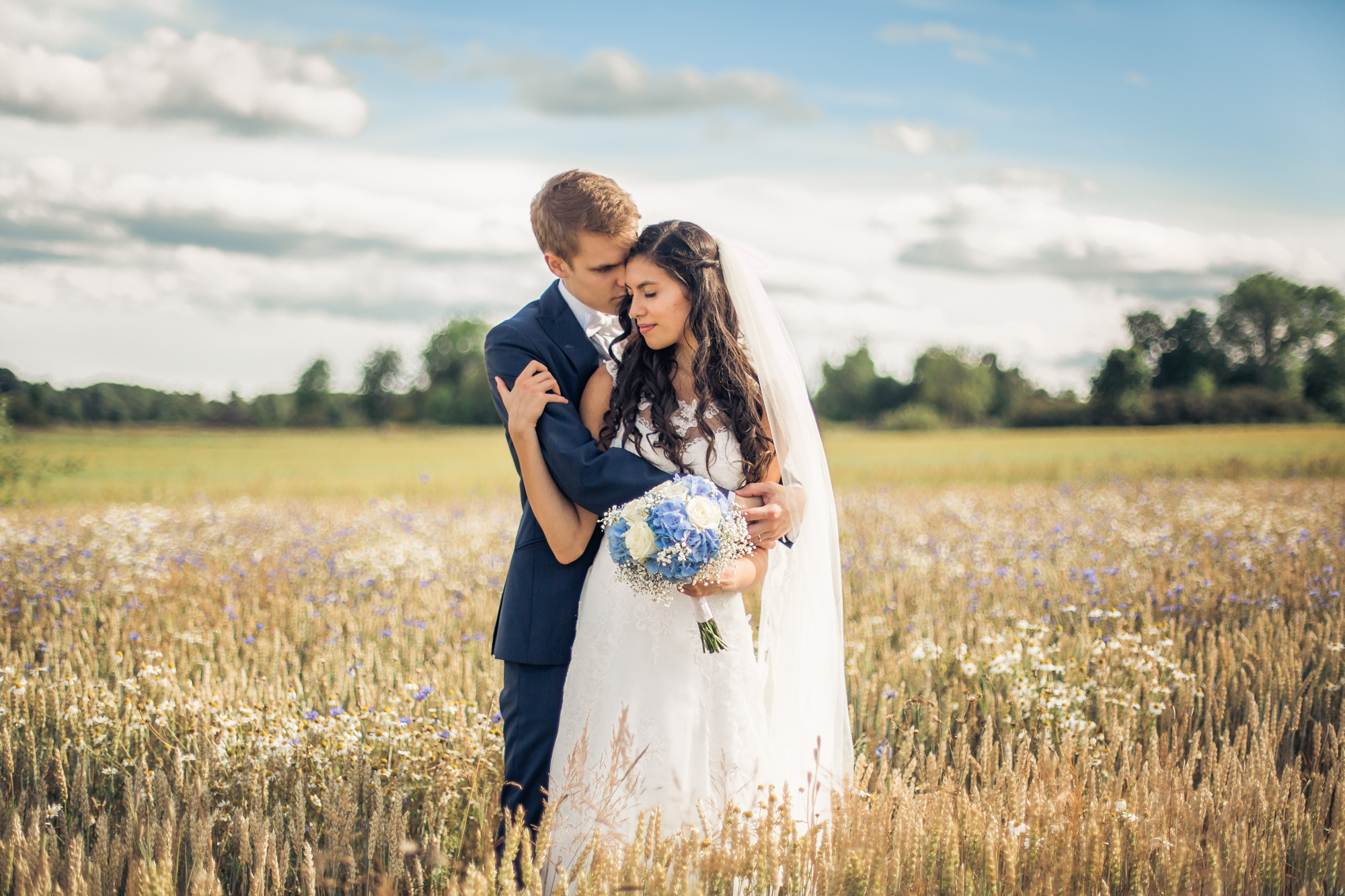 SNEAK PEEK: J♥J SUMMER WEDDING